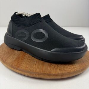 OOFOS Men’s Oomg Eezee Black Slip-On Sneakers